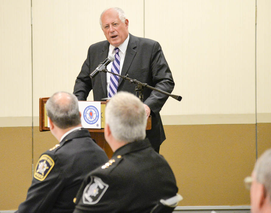 Illinois Governor Pat Quinn  addresses Illinois Midsize Agency Chiefs at their Fall working lunch